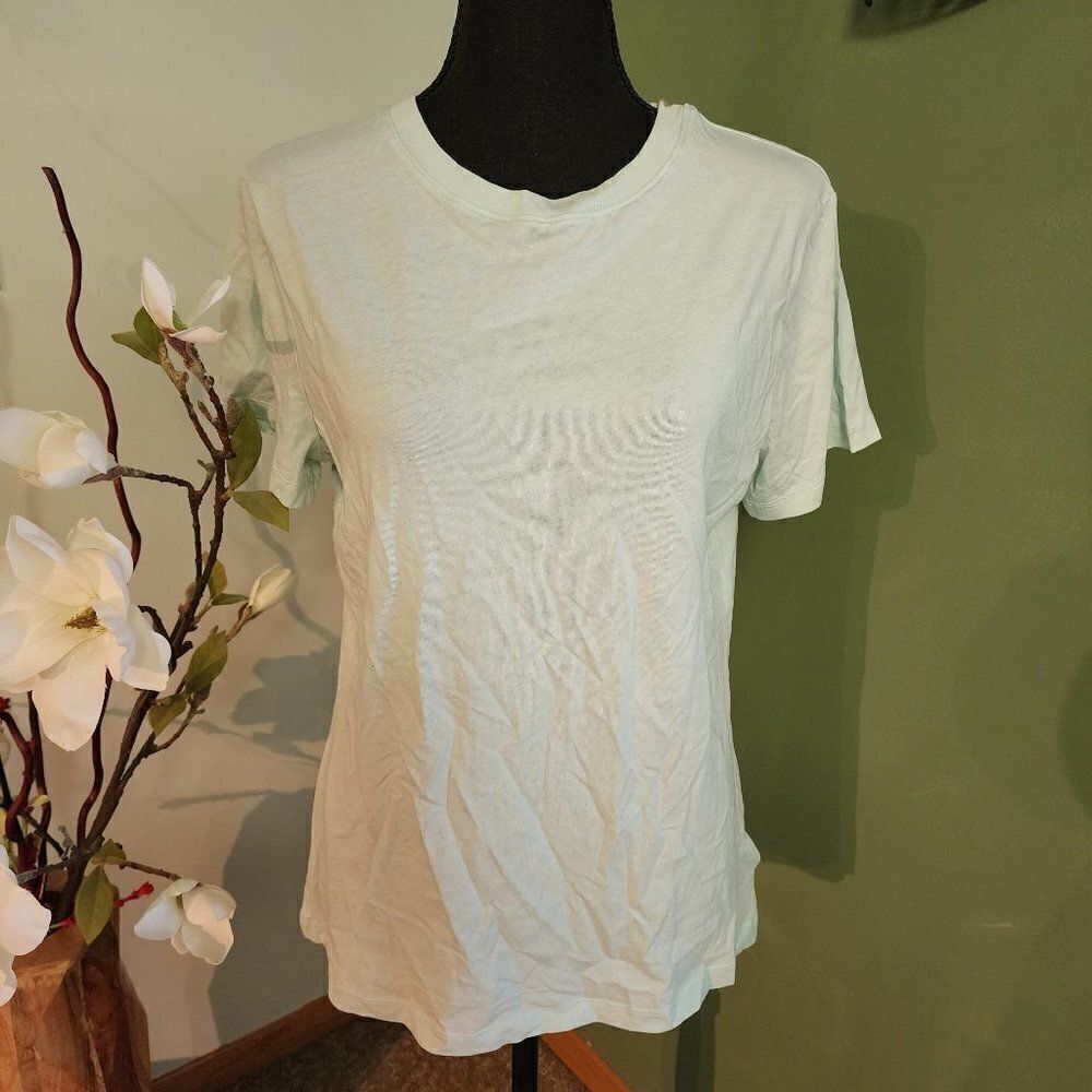 a new day Short Sleeve T Shirt Size M NWT
